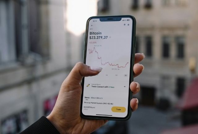Net worth calculation and asset overview screen